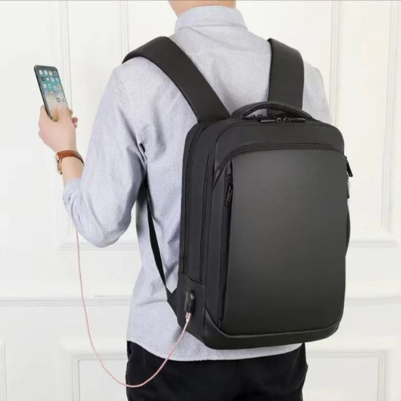 Mochila Imperpeable Para Viaje Con Puerto Usb 42x30x14cm