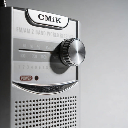 Radio Am Fm Portátil Pilas Aa Salida 3.5 Receptor Bolsillo Gris