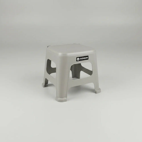 Banco Taburete Banquito Plástico Multiuso 22x22x24,5cm Mate Gris