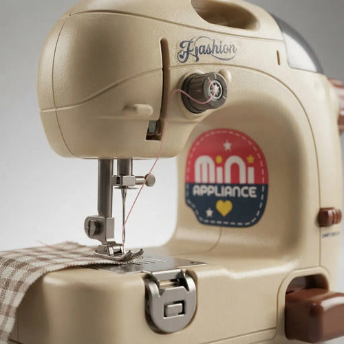 Máquina De Coser Infantil Con Accesorios 3 Pilas Aa 42cm Beige