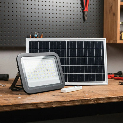Foco Solar Led 100w Reflector Exterior Con Control Remoto Negro Blanco Frío