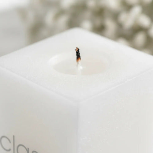 Vela Aromática Floral Cuadrada Perfumada Cera 7x7,5cm 38hrs Blanco