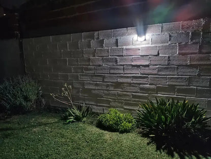 Aplique Reflector Led Panel Solar 100 Leds Sensor Movimiento Veoquiero Negro Blanco Frío