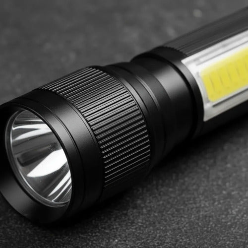 Linterna Portátil Led Recargable 3 Niveles Luz Lateral 9cm Blanco Negro