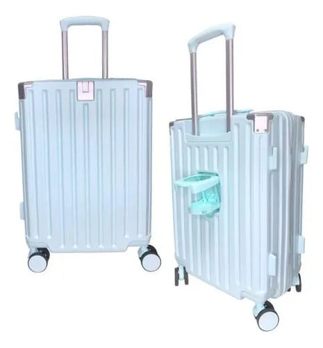 Valija Viaje Rigida 4 Ruedas Colores Puerto Usb 24 Pulgadas Celeste Rayas