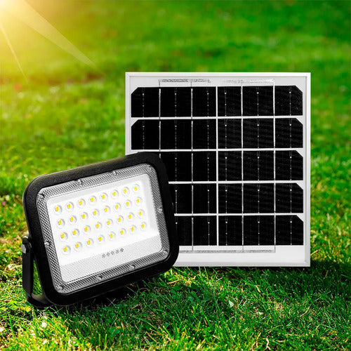 Foco Solar Led 40w Reflector Exterior Con Control Remoto Negro Blanco Frío