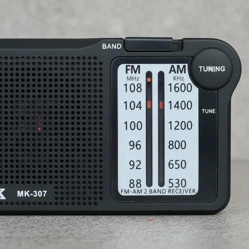 Radio Portátil Am Fm Recargable Bolsillo 3.5 Mini Compacta Negro