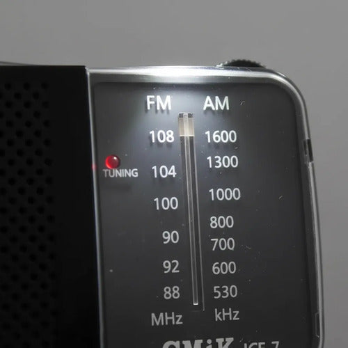 Radio Bolsillo Cmik Am Fm Transistor Pilas Aa Jack 3.5 Mini Negro