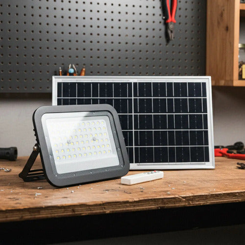 Foco Solar Led 150w Reflector Exterior Con Control Remoto Negro Blanco Frío